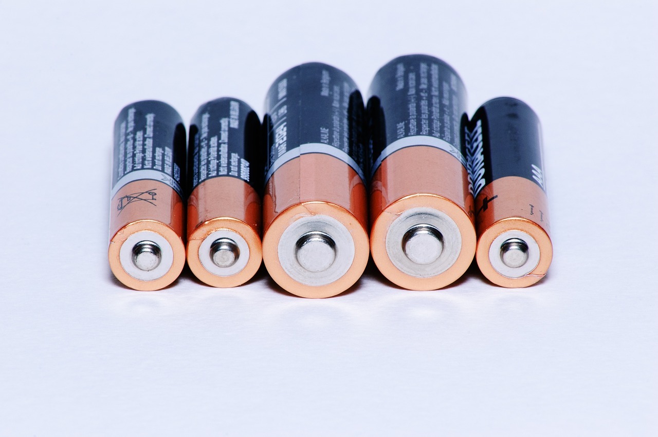 découvrez tout sur les batteries : types, technologies, conseils d'utilisation et entretien. optimisez la durée de vie de vos appareils grâce à nos informations complètes et astuces pratiques.